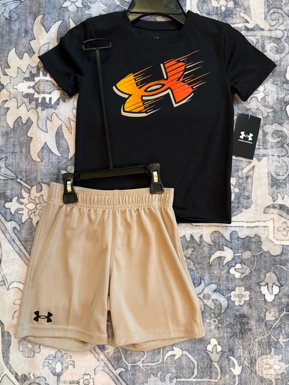 Under Armour boys size 4 matching sets new